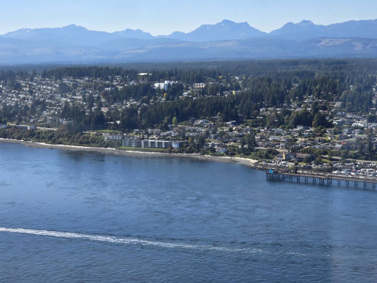 Campbell River's pier, waterfront neighbourhoods and mountains